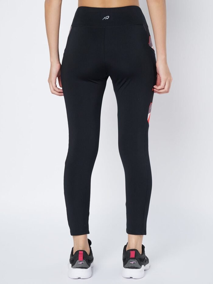 Black High-Performance Sports Leggings for Women - Perfect for Yoga and Gym - Image 5